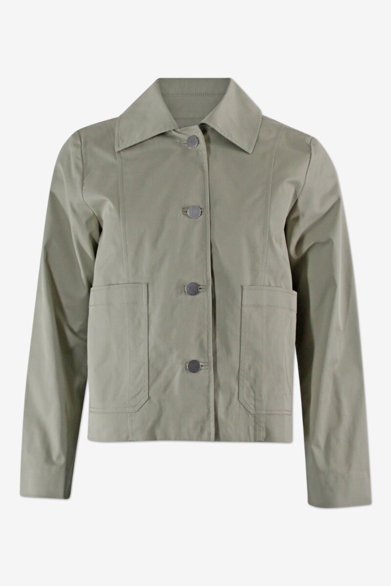 Gego Jacket Desert Sage Short jacket with visible stitching, a collar, and two large front pockets - front image