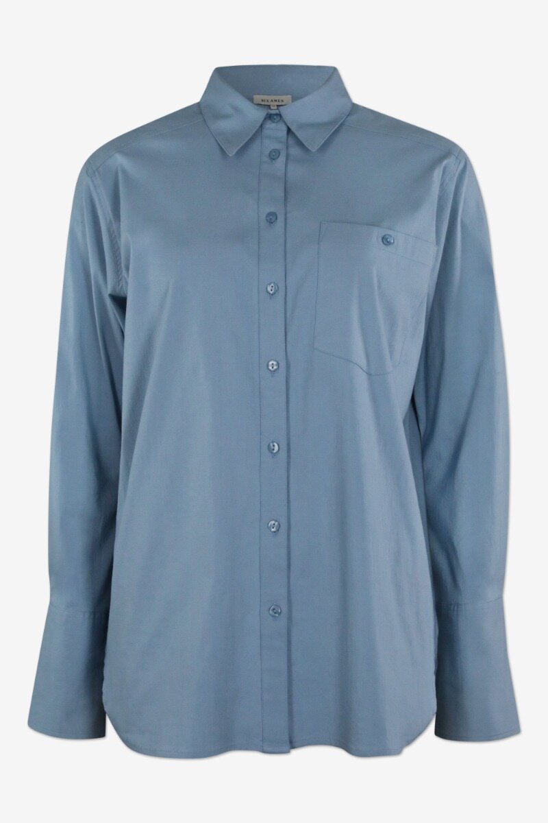 Tine Shirt Cerulean Classic, tailored shirt with button closure and a chest pocket at the front - front image
