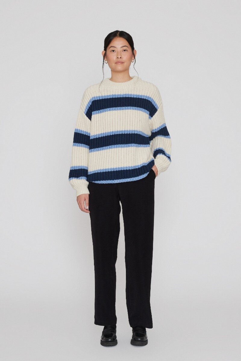 Jolena Sweater Cloudy skyline Patent knitted sweater in a loose fit with a round neckline - model image
